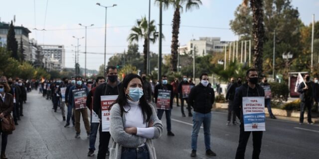 Πολυτεχνείο: Το είπαν και το έκαναν ΚΚΕ και ΚΝΕ – Με συνθήματα έξω από την πρεσβεία των ΗΠΑ