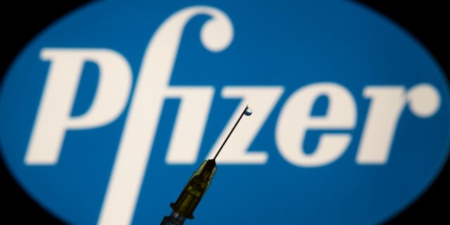 ΗΠΑ: Εγκρίθηκε από τoν FDA το εμβόλιο της Pfizer