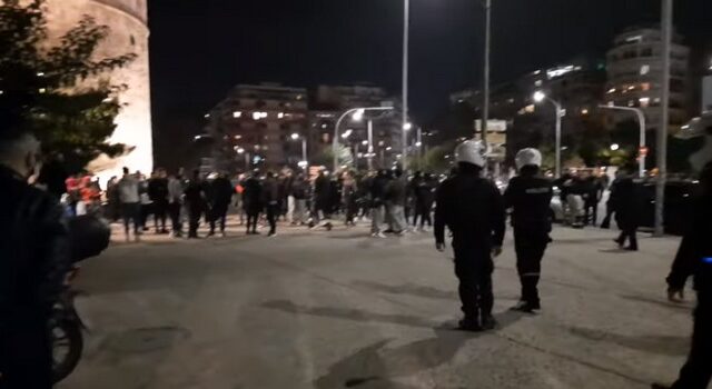Θεσσαλονίκη: Περιορισμένη ένταση και αντεγκλήσεις διαδηλωτών με αστυνομικούς για το lockdown