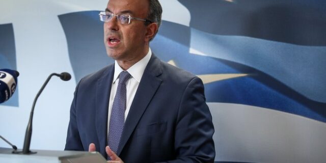 Σταϊκούρας: Ενίσχυση των μέτρων στήριξης εργαζομένων και επιχειρήσεων