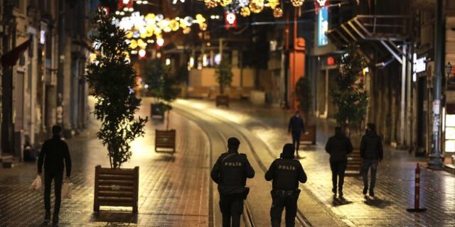 Τουρκία: Έκκληση των γιατρών για καθολικό lockdown- Σπάνε ρεκόρ τα κρούσματα