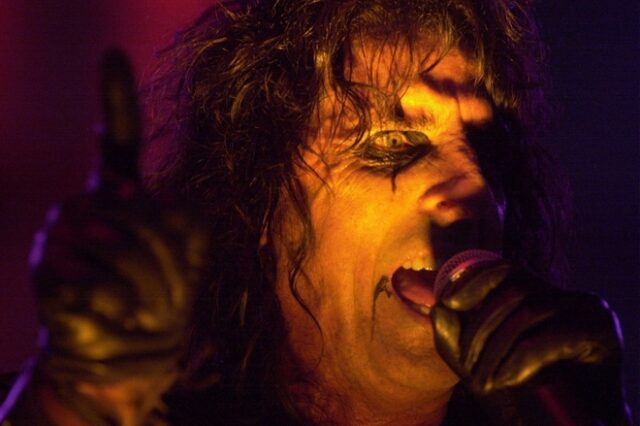 Alice Cooper: “Πηγαίνω στην εκκλησία με τα παιδιά μου, δεν έχω σχέση με τον Άλις”