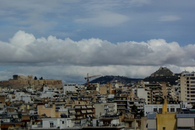 Νεφώσεις παροδικά αυξημένες με λίγα φαινόμενα το Σάββατο