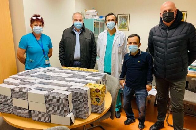 Κέρκυρα: Επιχειρηματίας προσέφερε 110 κιλά γλυκά στο προσωπικό του νοσοκομείου