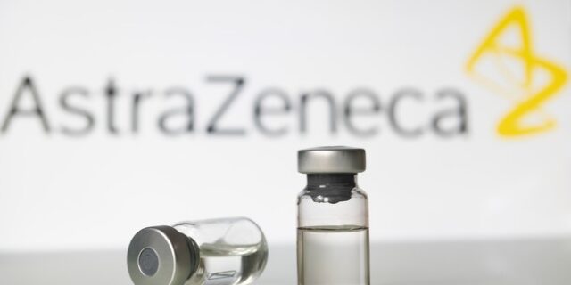 Εμβόλιο κορονοϊού: Μακρόν κατά AstraZeneca – Ζητά αυστηρό έλεγχο των εξαγωγών