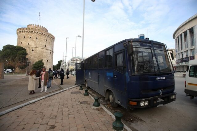 Πρόστιμα σε 10 άτομα και μία σύλληψη για την ένταση στον Λευκό Πύργο