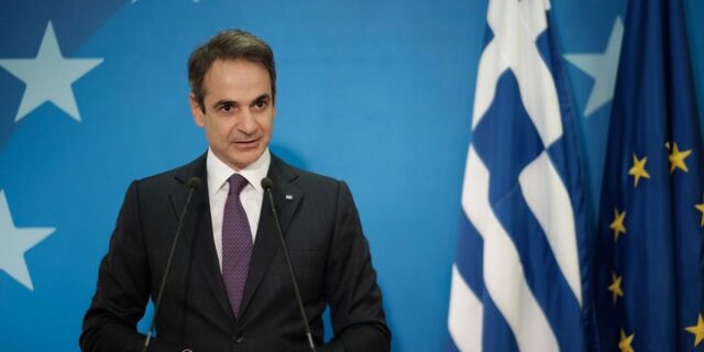 Μητσοτάκης: Γιατροί και νοσηλευτές να δώσουν πρώτοι το καλό παράδειγμα του εμβολιασμού