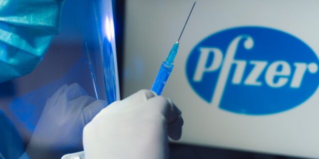 Pfizer/BioNTech : Η 3η δόση μπορεί να εξουδετερώσει τη μετάλλαξη Όμικρον