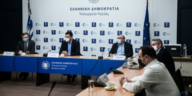 Κορονοϊός: Έκτακτη σύσκεψη για τις ΜΕΘ στο Υπουργείο Υγείας