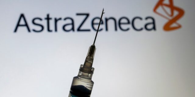 Εμβόλιο AstraZeneca: Πληθαίνουν οι χώρες που το σταματούν – Εν αναμονή του ΕΜΑ