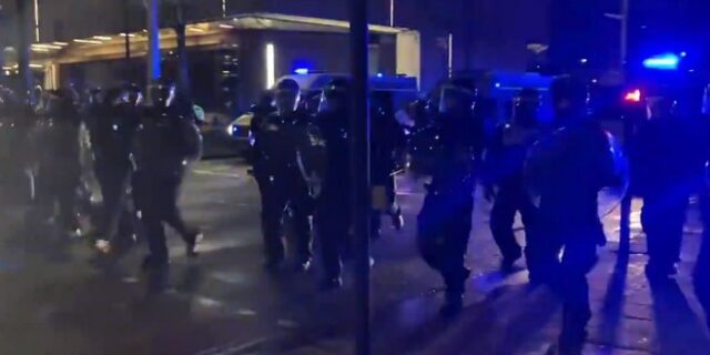 Βρετανία: Επεισόδια, αστυνομική βία και συλλήψεις διαδηλωτών στο Μπρίστολ