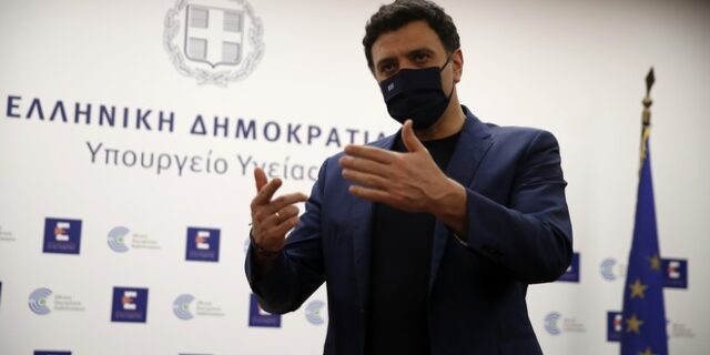 Κικίλιας: “Απειροελάχιστες οι ανεπιθύμητες ενέργειες του εμβολιασμού”