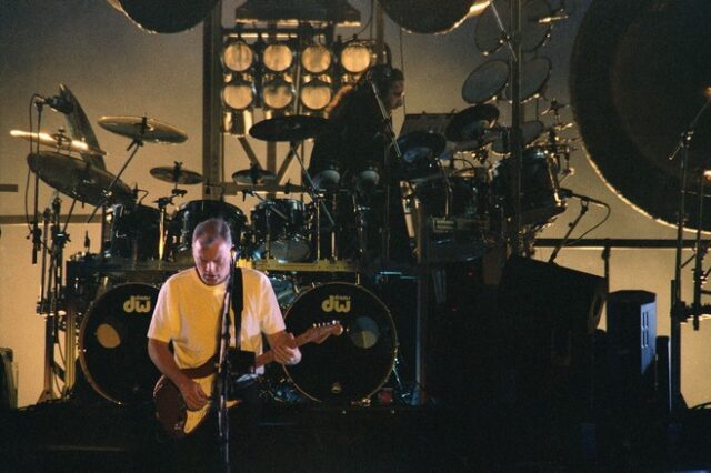 Για τους λάτρεις των Pink Floyd: Επανακυκλοφορούν συναυλία του 1990