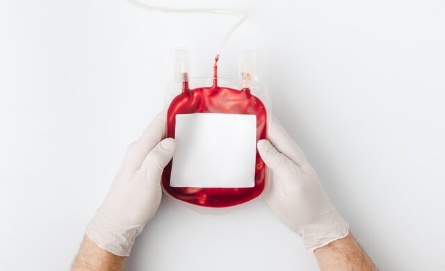 Μ. Βρετανία: Αντιμετωπίζει πρωτοφανή έλλειψη αίματος – Αναβάλλονται χειρουργεία