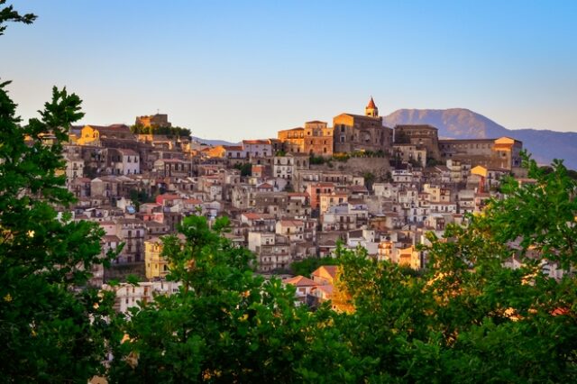 Σικελία: Το χωριό που τα σπίτια κοστίζουν όσο ένας καφές