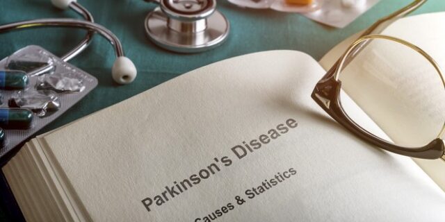 Η ουσία που υπάρχει παντού ανάμεσα μας και συνδέεται με τη νόσο Πάρκινσον