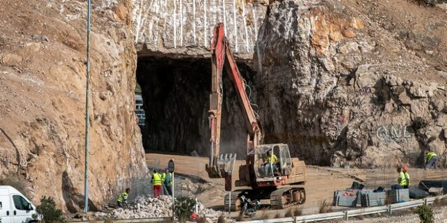 Τρύπες Καραμανλή: Έως τις 23 Απριλίου οι εργασίες αποκατάστασης