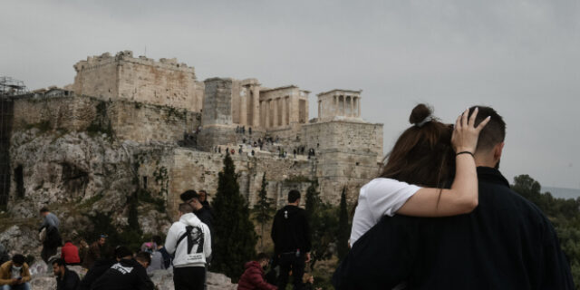 Το ΥΠΠΟ απάντησε στο δημοσίευμα της Liberation για την Ακρόπολη