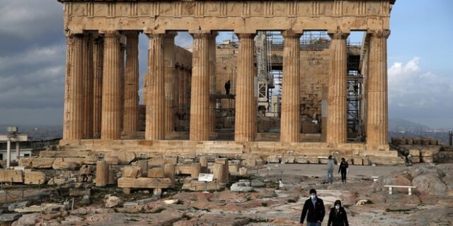 Άρση μέτρων: Το σχέδιο για το άνοιγμα του τουρισμού και τι θα γίνει με το SMS