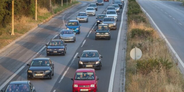 ΑΑΔΕ: Επιστολές σε 75.000 ιδιοκτήτες ΙΧ που δεν πλήρωσαν τέλη κυκλοφορίας το 2016