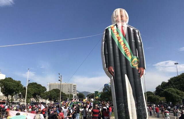 Βραζιλία: Οργή και διαδηλώσεις κατά του Μπολσονάρο