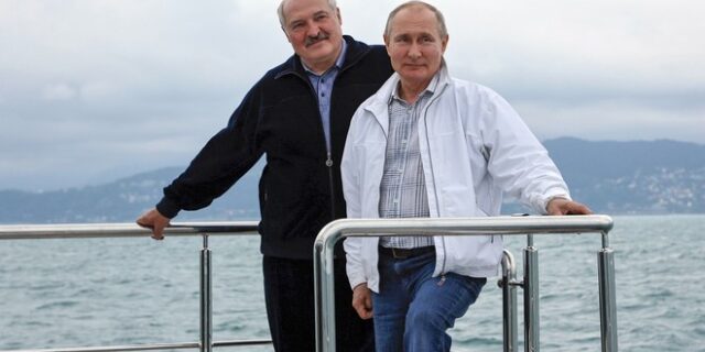Πούτιν-Λουκασένκο: Βόλτα με σκάφος και συζητήσεις για οικονομική συνεργασία