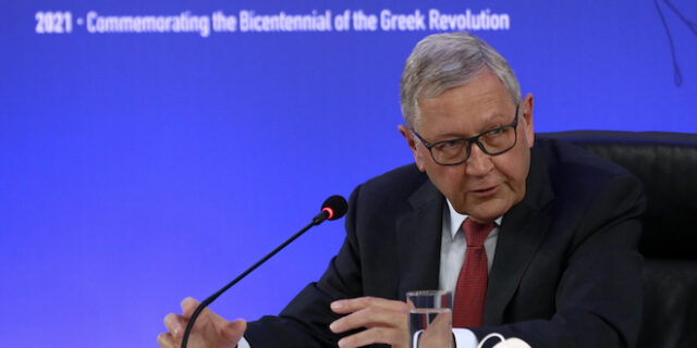 Regling: Αν η Ελλάδα τα πάει καλά με το Ταμείο Ανάκαμψης, θα βελτιωθούν οι προοπτικές ανάκαμψης