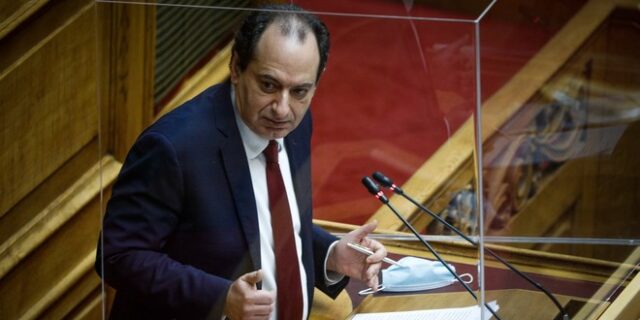 Σπίρτζης: Επιβεβαιώνει η κυβέρνηση τις πληροφορίες για πληροφοριοδότες της ΕΥΠ στη ΔΕΘ;