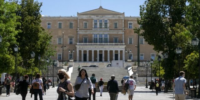 Κορονοϊός: 717 νέα κρούσματα σήμερα στην Αττική