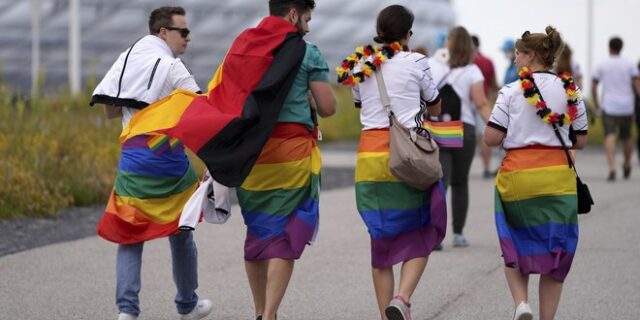 UEFA: “Ναι” στις ΛΟΑΤΚΙ+ σημαίες στα γήπεδα του Euro 2020