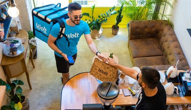 Wolt: η startup από τη Φινλανδία που αναπτύσσεται δυναμικά στην ελληνική αγορά του online delivery