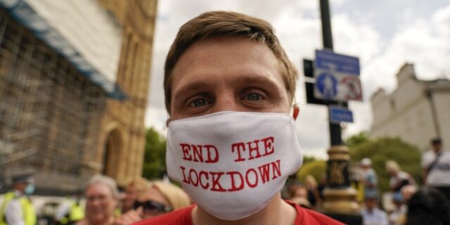 Βρετανία: Προσωπική επιλογή πλέον η χρήση μάσκας