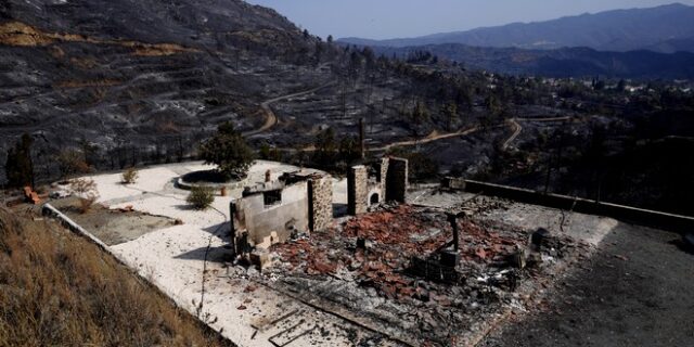 Φωτιά στην Κύπρο: Το νησί θρηνεί τους νεκρούς και μετρά πληγές