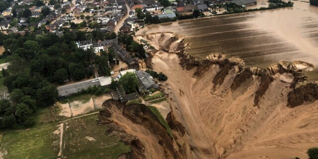 Εικόνες απόλυτης καταστροφής στη Γερμανία – Στους 103 οι νεκροί από τις πλημμύρες