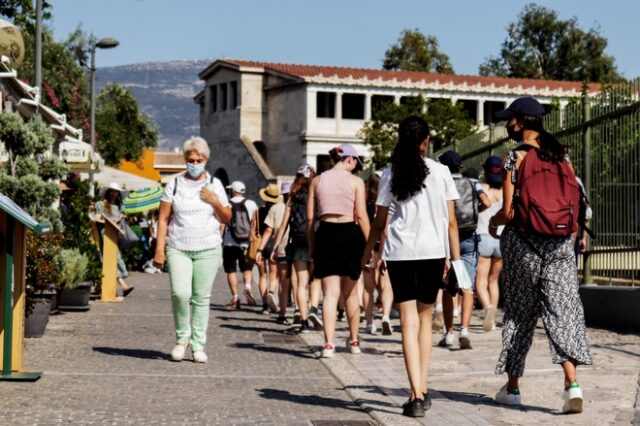 Κορονοϊός: Ασταμάτητη η επιδημία – Κατά χιλιάδες αυξάνονται πλέον τα ενεργά κρούσματα