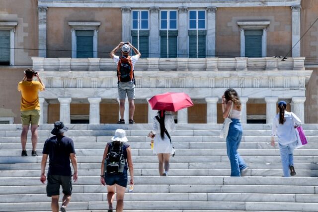 Κορονοϊός: 674 νέα κρούσματα σήμερα στην Αττική