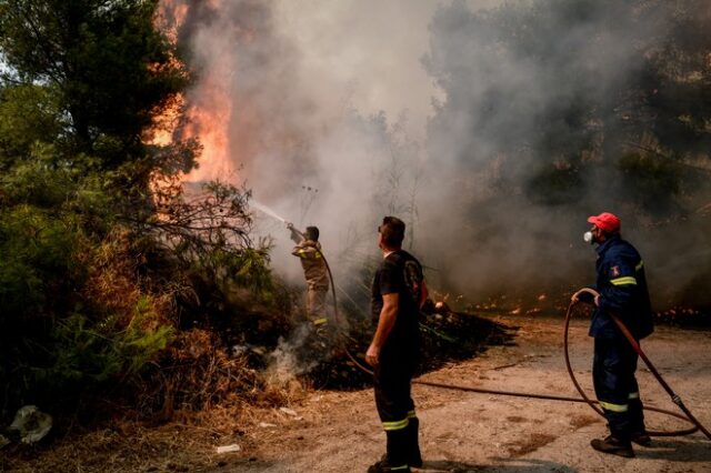 Ο ηρωισμός ενός εθελοντή πυροσβέστη: Καιγόταν το σπίτι του αλλά συνέχισε να σβήνει φωτιές αλλού