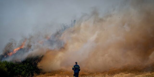 Καίγονται Αττική, Εύβοια, Πελοπόννησος και Στερεά Ελλάδα-Νέα μεγάλη αναζωπύρωση στην Βαρυμπόμπη