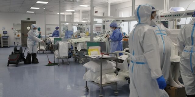 Σε αναστολή από 1η Σεπτεμβρίου οι ανεμβολίαστοι υγειονομικοί – Οικονόμου: “Δεν είναι βέβαιο ότι θα γυρίσουν στην ίδια θέση”
