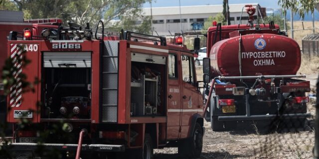 Φωτιά κοντά σε οικισμό στην Παραλία Διστόμου – Μήνυμα για ετοιμότητα από το 112