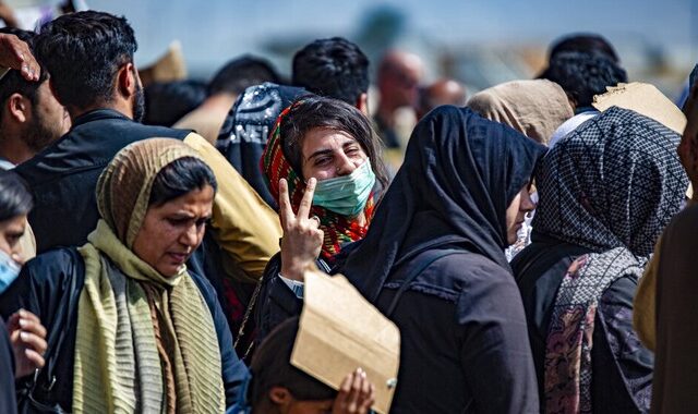 Στρατιωτικές βάσεις στη νότια Ισπανία θα δεχτούν Αφγανούς πρόσφυγες