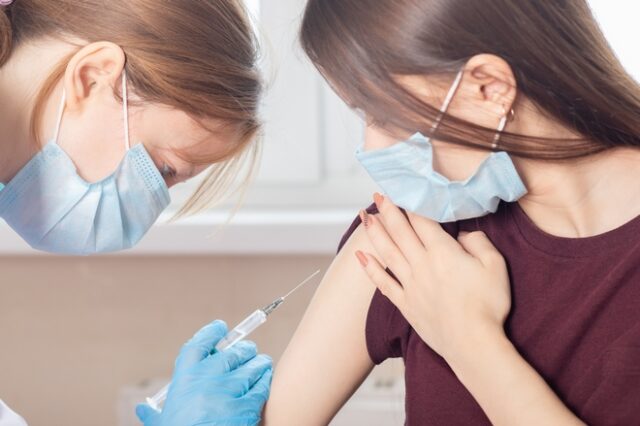 Παγώνη για μετάλλαξη Δέλτα: Πρέπει να εμβολιαστούν άμεσα τα παιδιά