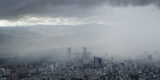 Καταρρακτώδεις βροχές πλήττουν τη Βενεζουέλα – Τουλάχιστον 15 νεκροί