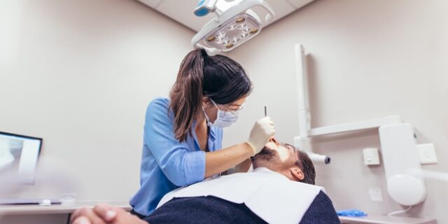 Νέα μέτρα: Οι οδοντίατροι θα καθορίζουν πότε θα απαιτείται rapid test