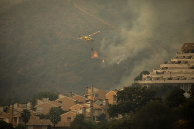 Φωτιά στην Ισπανία: Νεκρός πυροσβέστης – 1000 εκτοπισμένοι