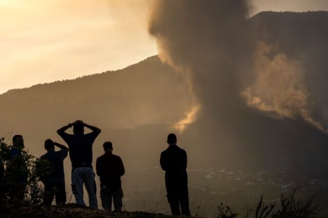 Λα Πάλμα: Ποτάμια λάβας ρέουν από το ηφαίστειο