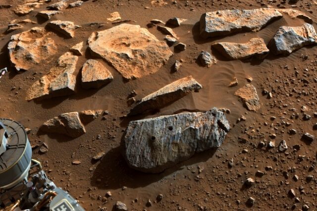 NASA: Ύπαρξη νερού στον Άρη για πολύ καιρό δείχνουν τα πρώτα πέτρινα δείγματα