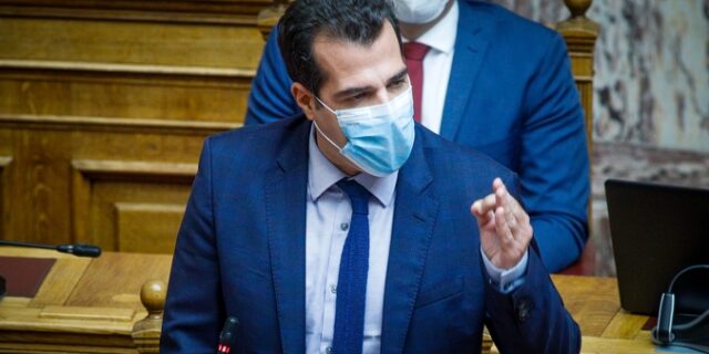 Πλεύρης: Οσοι ανεβαίνουν στο βήμα, να μην κλείνουν το μάτι στους ανεμβολίαστους