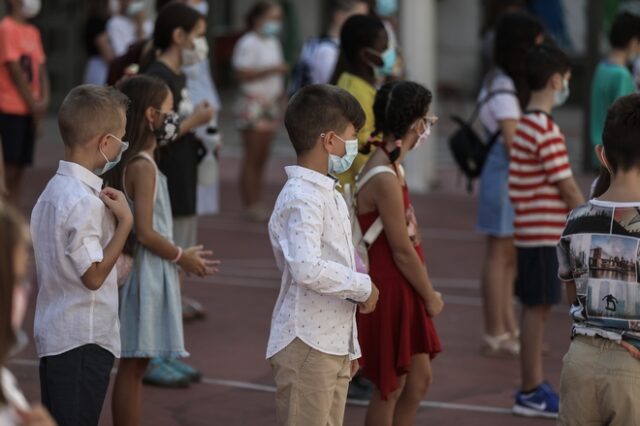 Κορονοϊός: Γιατί τα σχολεία φοβίζουν την Κυβέρνηση