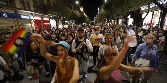 Thessaloniki Pride: Τραμπούκικη επίθεση με πέτρες στη λήξη της πορείας – Έξι προσαγωγές